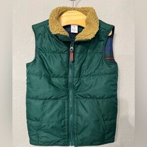 Carter’s boys size 4 forest green puffer vest with Sherpa collar